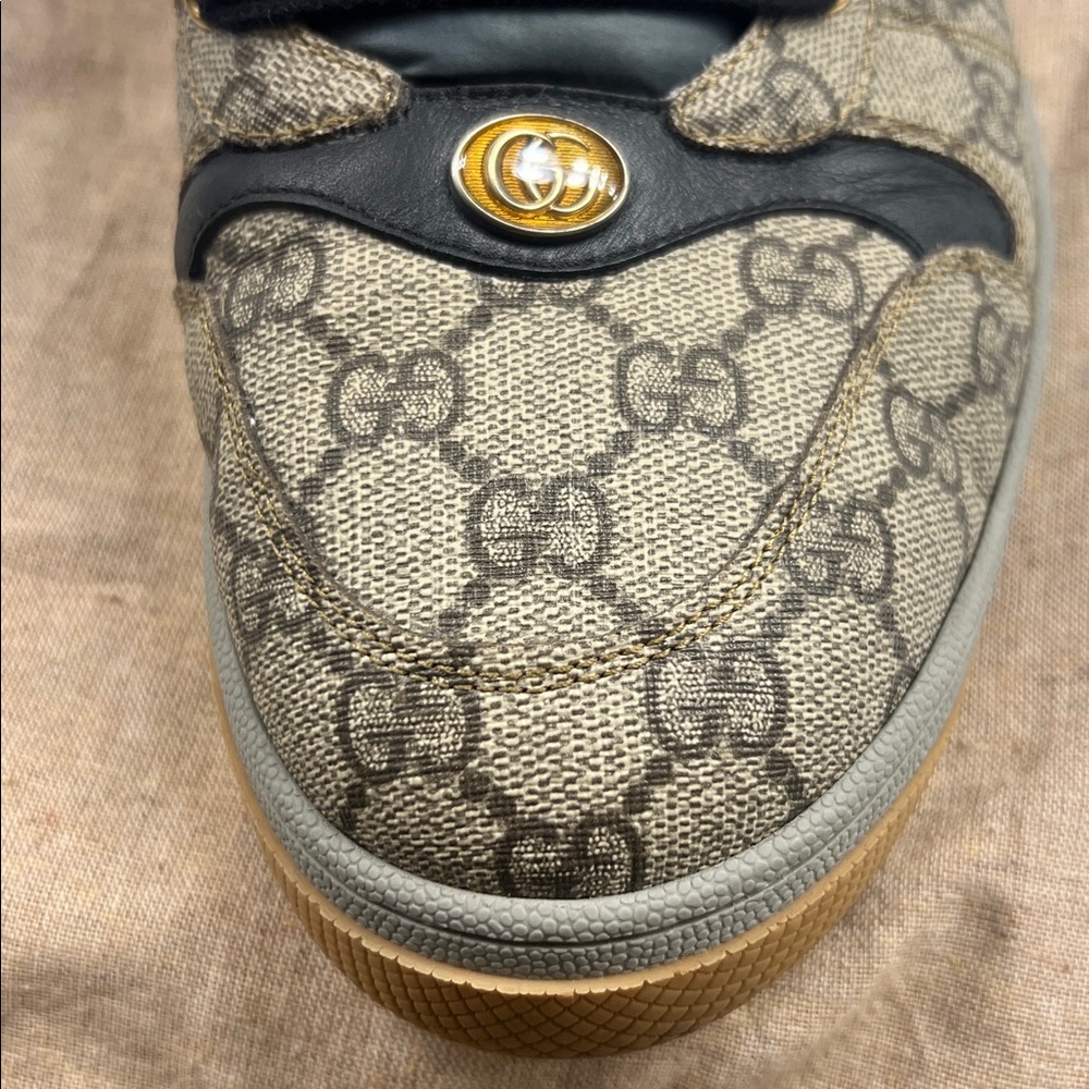 Gucci Men's Beige and Black Patterned Sneakers - Picture 4 of 4